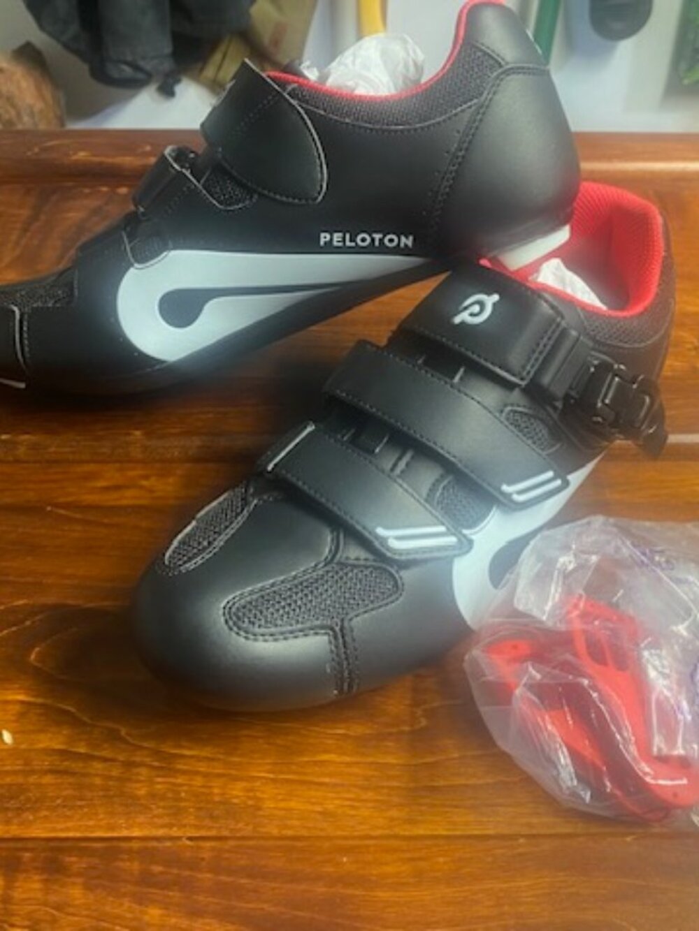 Peloton Cycling Shoes Size 10.5 Men’s – NEW with Cleats